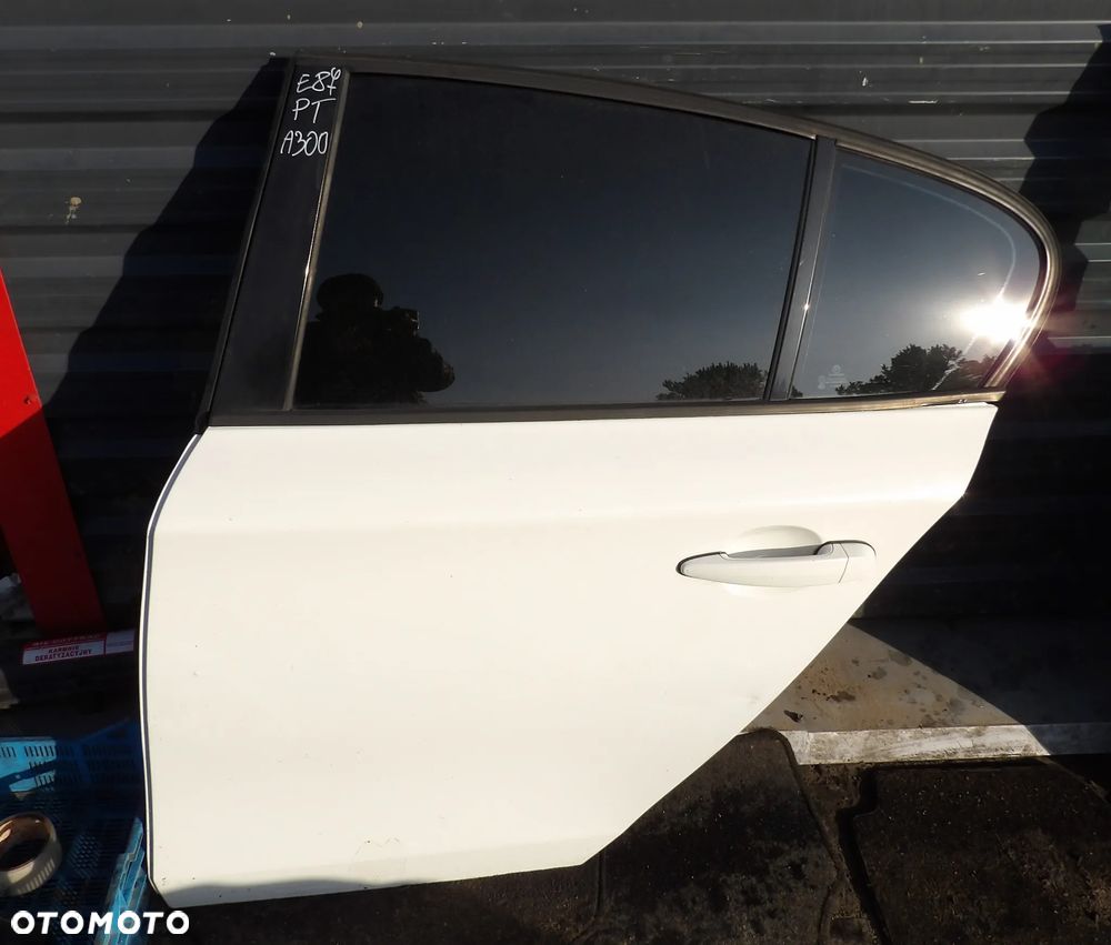 BMW - E87 - KOLOR A300 - DRZWI PRAWY TYŁ - 1
