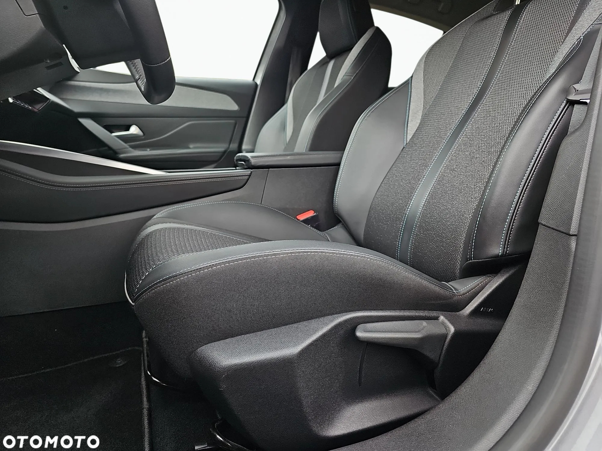 Peugeot 308 1.2 PureTech Allure S&S EAT8 - 12