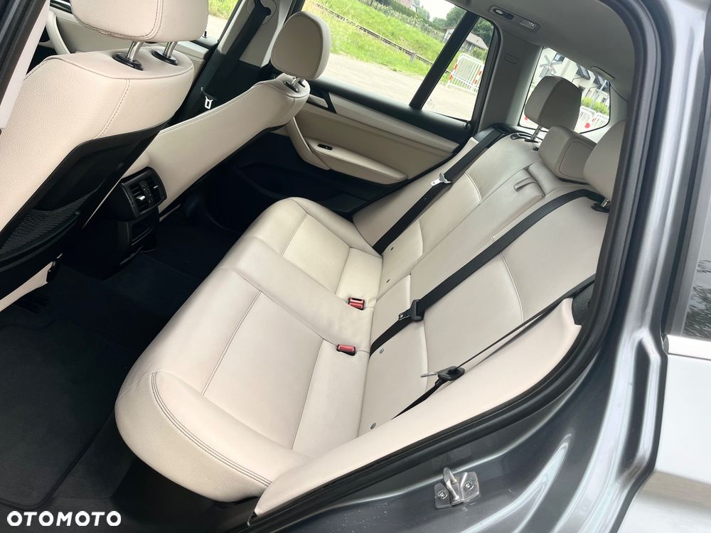 BMW X3 xDrive20d - 16