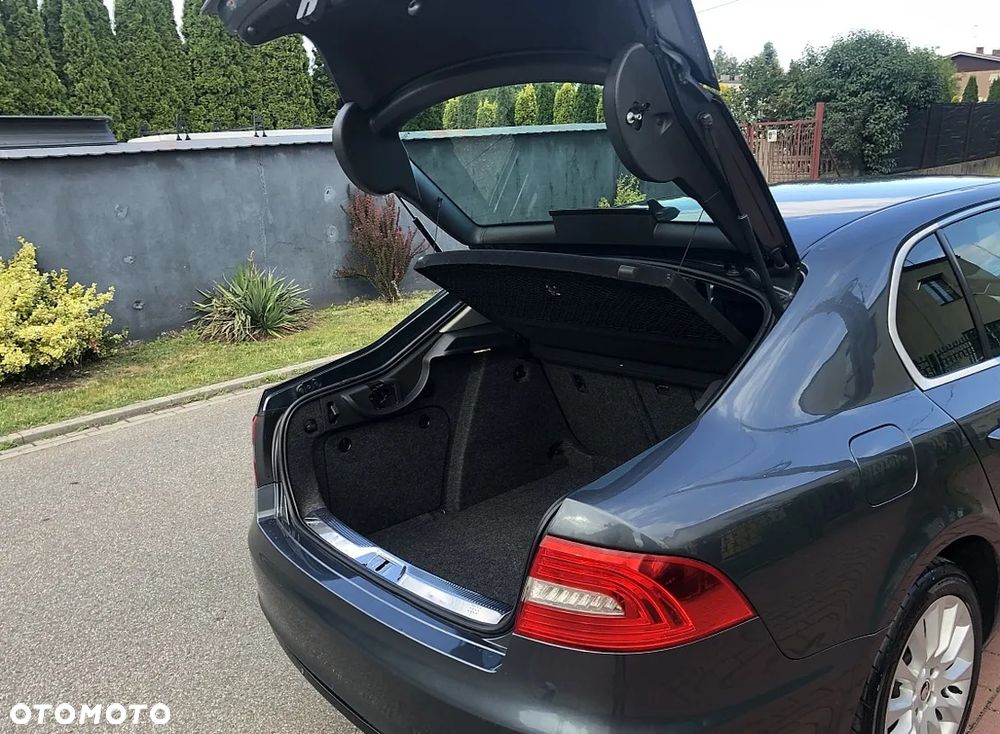 Skoda Superb 2.0 TDI 4x4 Elegance - 22