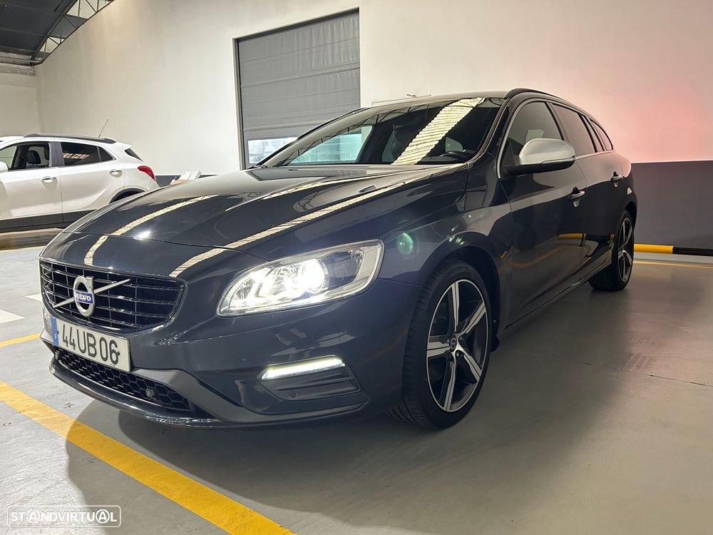 Volvo V60 2.0 D3 R-Design - 4
