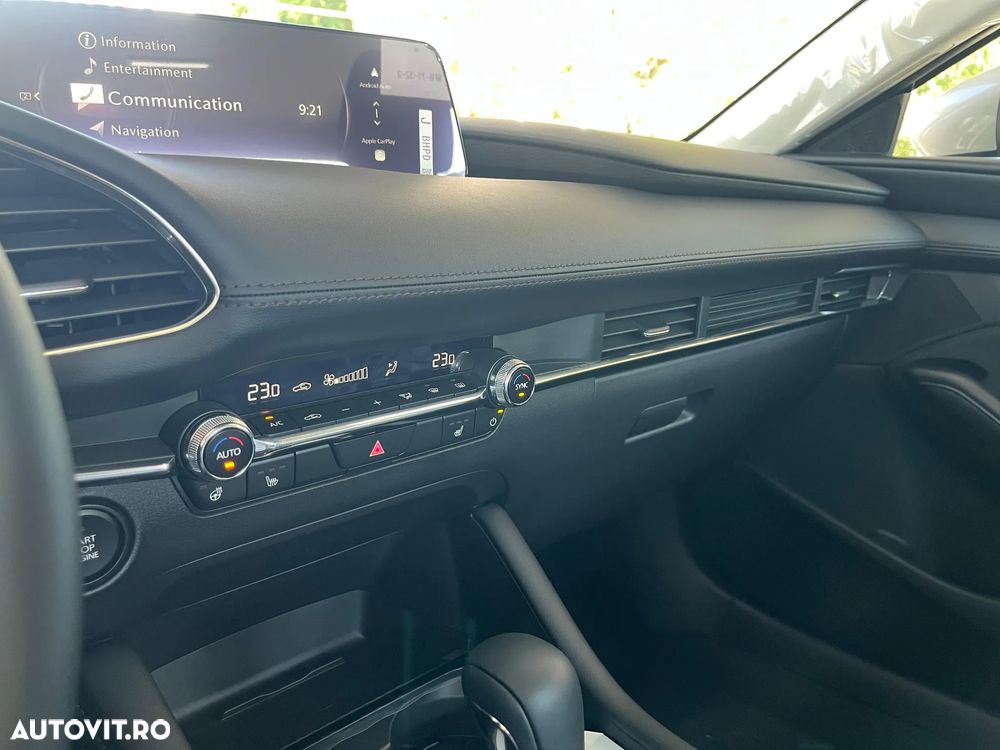Mazda 3 e-Skyactiv X186 AT MHEV Center-Line - 11