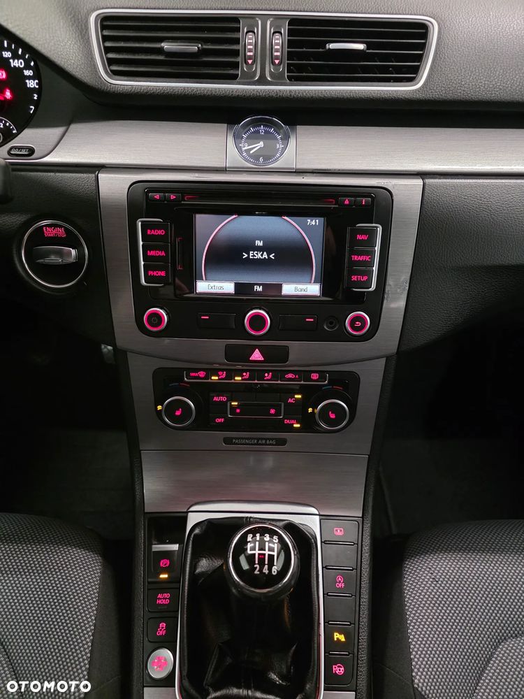 Volkswagen Passat 1.4 TSI BlueMotion Technology Comfortline - 12