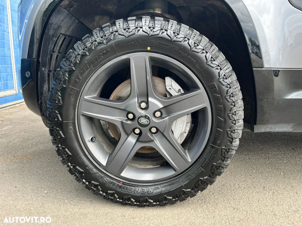 Land Rover Defender - 39