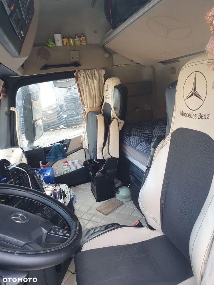 Mercedes-Benz 1845 - 2