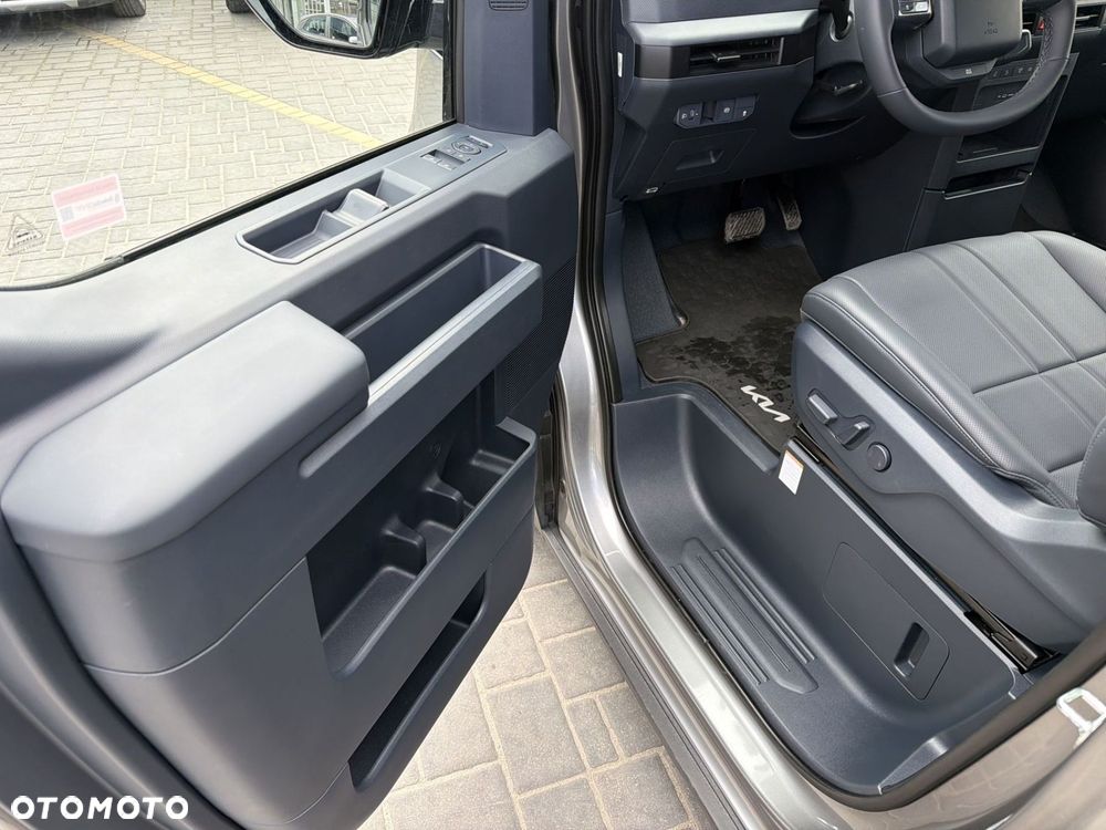 Kia PV5 - 10