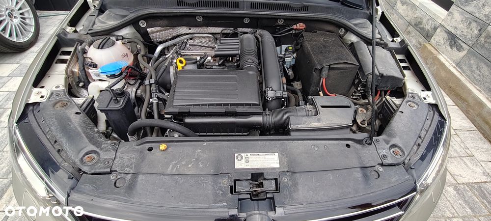 Volkswagen Jetta 1.4 TSI BMT Highline DSG - 9