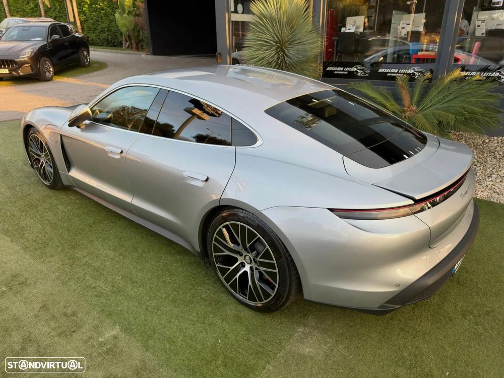 Porsche Taycan 4S - 17