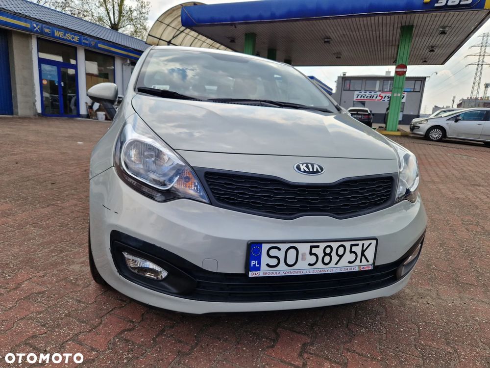 Kia Rio 1.2 L - 5