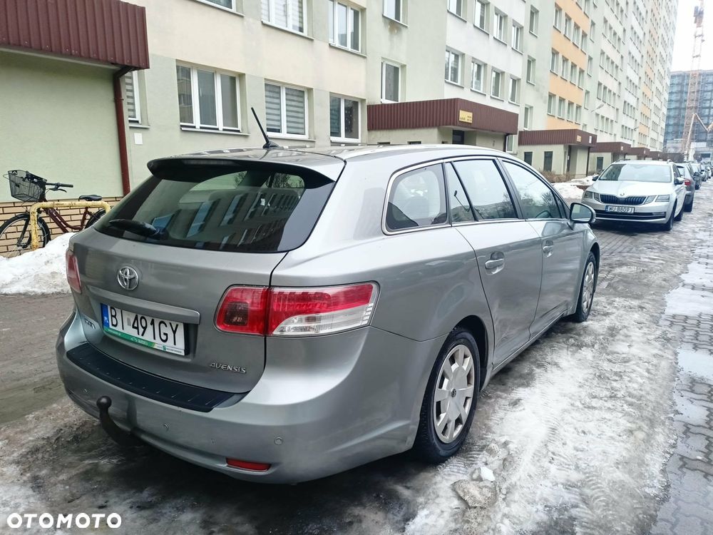 Toyota Avensis 2.0 D-4D - 7
