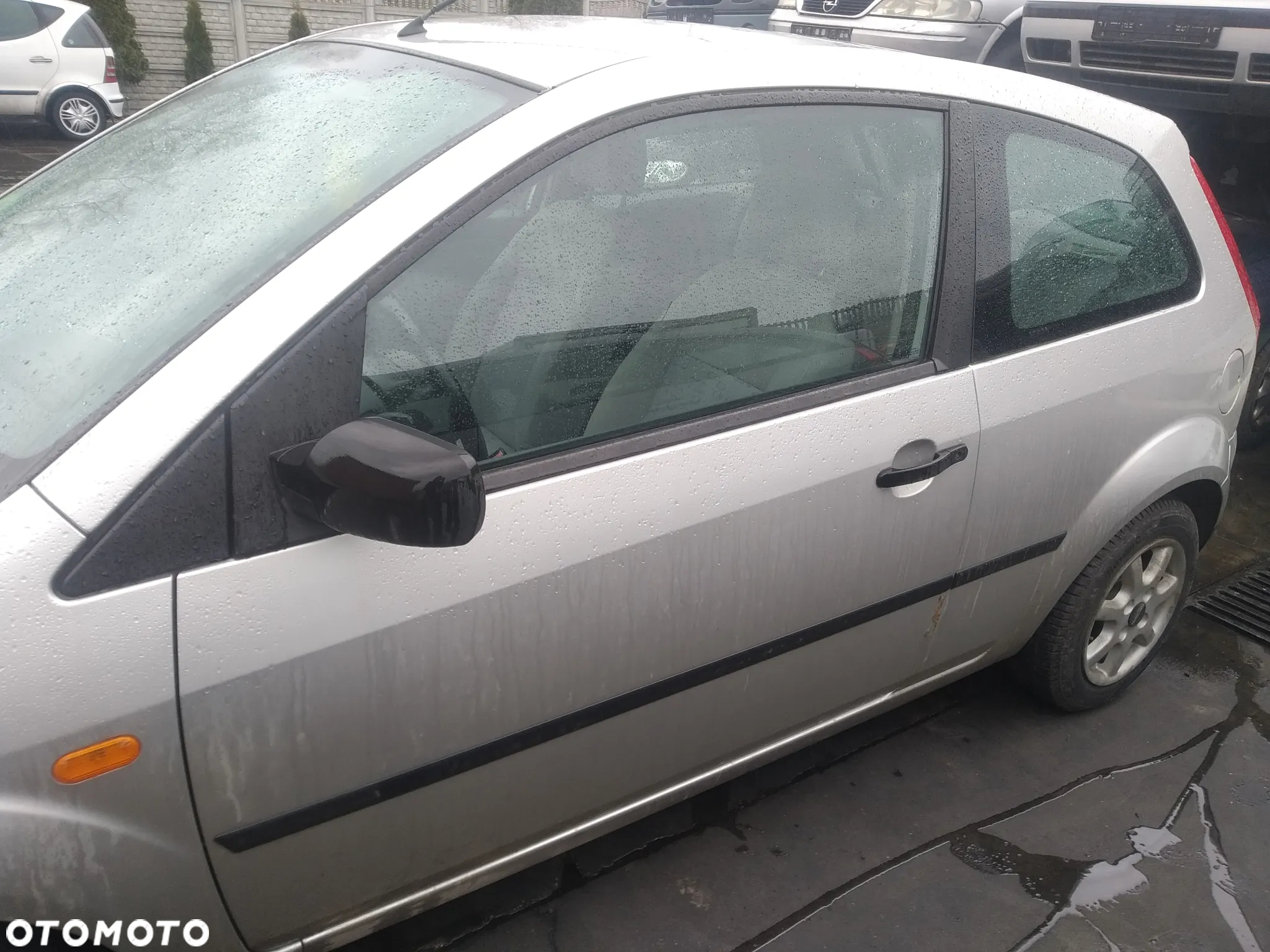 FORD FIESTA MK5 02-05 1.3 8V - MASKA PRZÓD 62 - 23