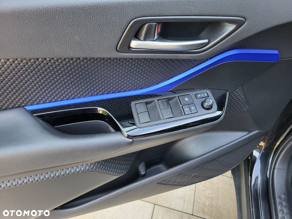 Toyota C-HR - 12