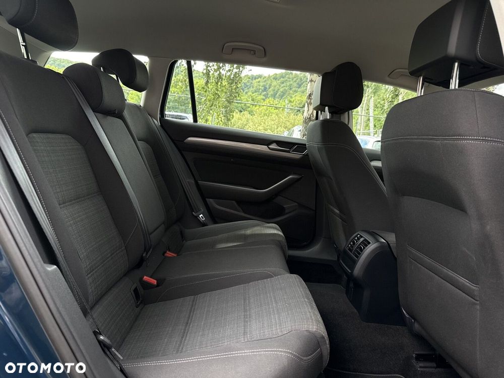 Volkswagen Passat 1.5 TSI EVO Business - 32