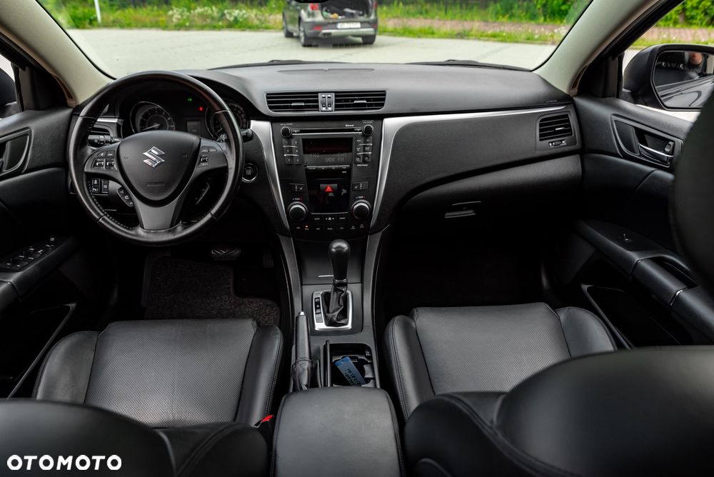 Suzuki Kizashi 2.4 4x4 CVT Sport - 28