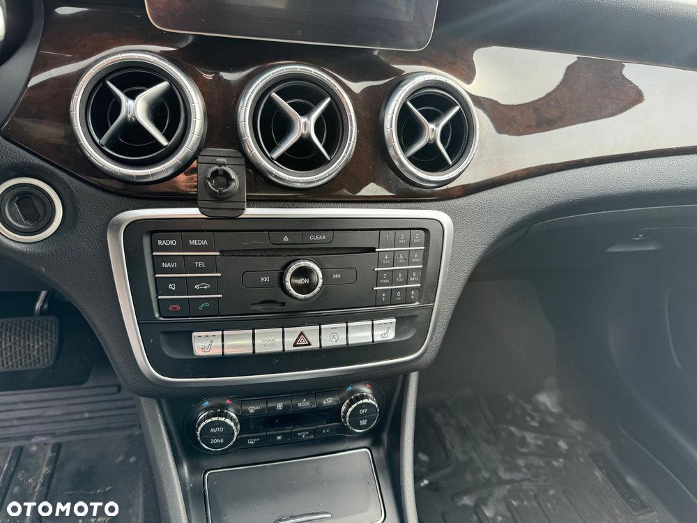 Mercedes-Benz CLA 250 7G-DCT - 16