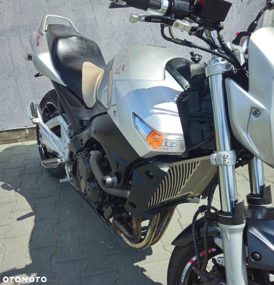 Suzuki GSR - 15