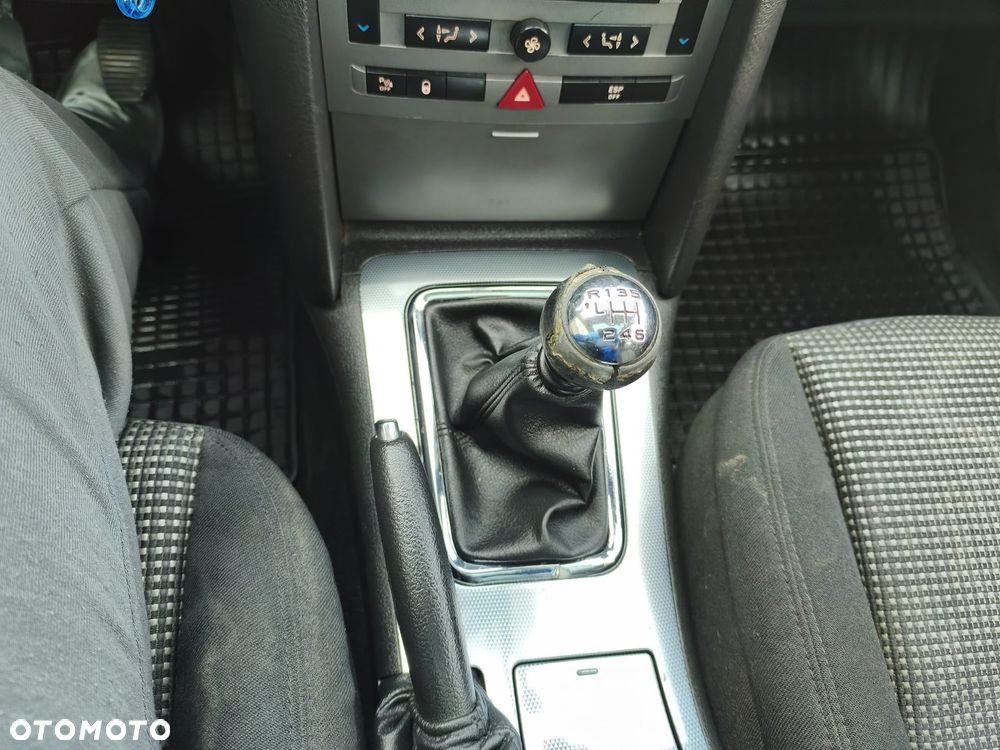 Peugeot 407 - 24