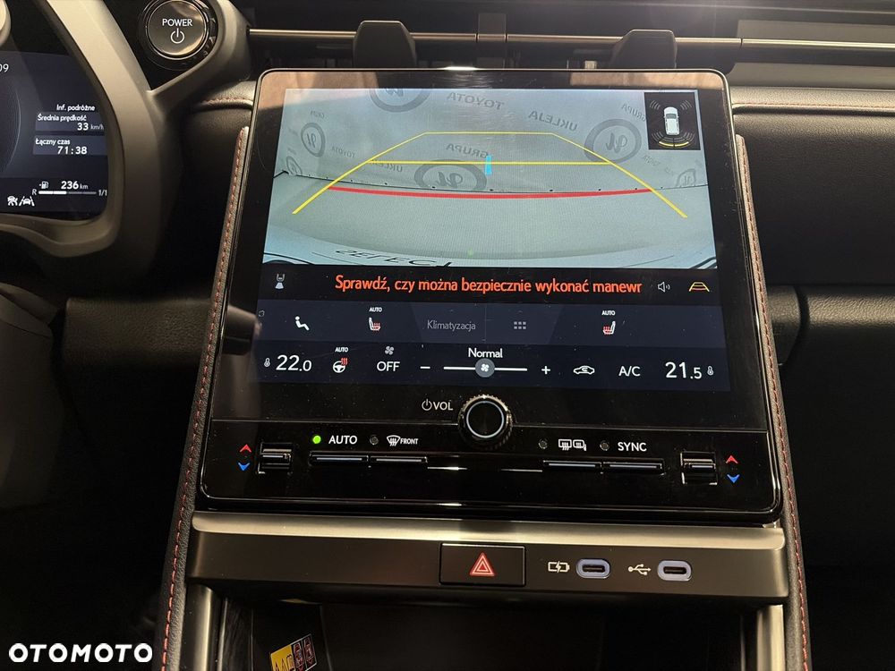 Lexus LBX 1.5 Hybrid Emotion - 16