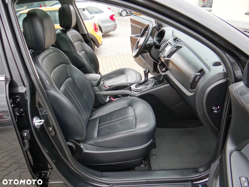 Kia Sportage 2.0 CRDI 4WD Automatik Dream-Team Edition - 33