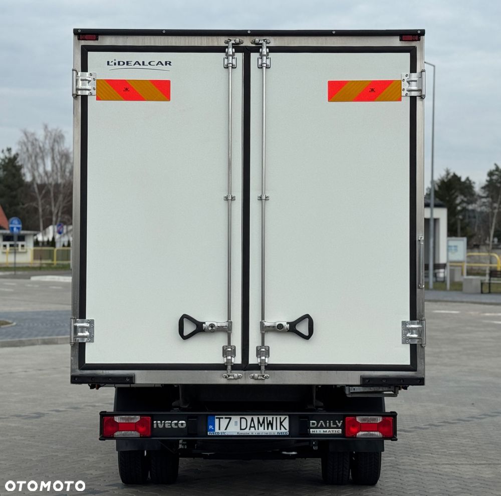 Iveco Daily‼️35/50C18‼️3.0 HI-MATIC Chłodnia/Mroźnia zakres -29C/+20C Grzanie Carrier XARIOS 500 Grube Ściany/Podłoga Przegroda komorowa‼️ na bliźniaku Poduszki Pneumatyczne DMC3500kg Zewnętrzne źródło zasilania 400V - 8