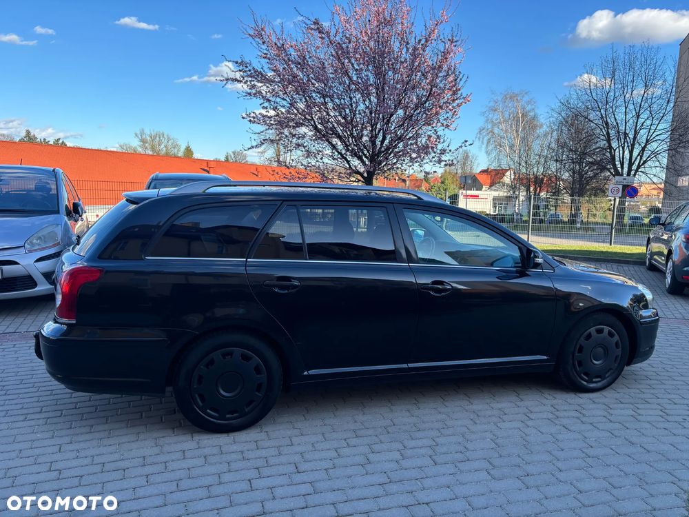 Toyota Avensis 1.8 VVT-i Executive - 19