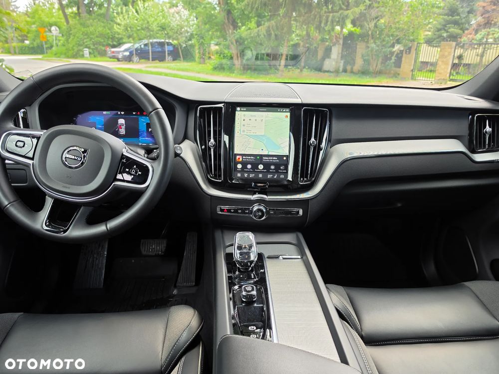 Volvo XC 60 B4 B Plus Dark - 7