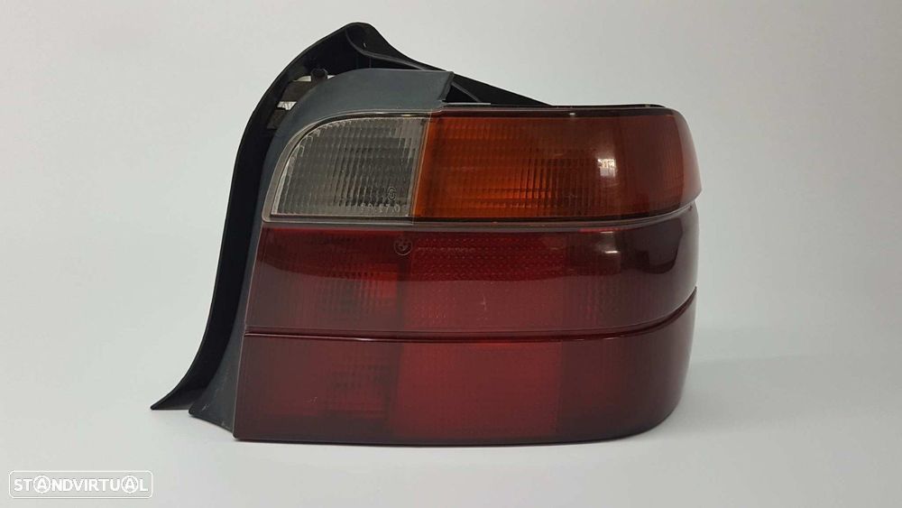 FAROLIM TRASEIRO DIREITO BMW SERIE 3 COMPACTO (E36) 316I - 1