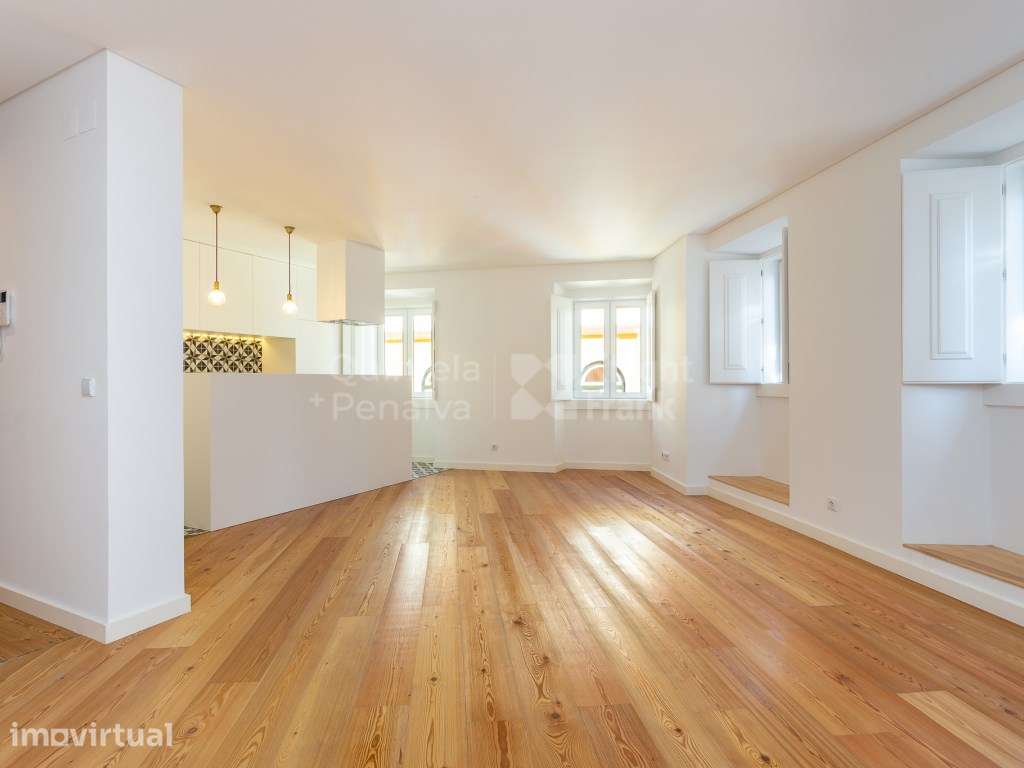 Apartamento T2 situado na Rua do Terreirinho, junto ao Martim Moniz. - Grande imagem: 4/23