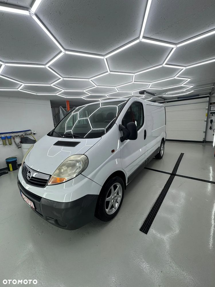 Opel Vivaro - 1