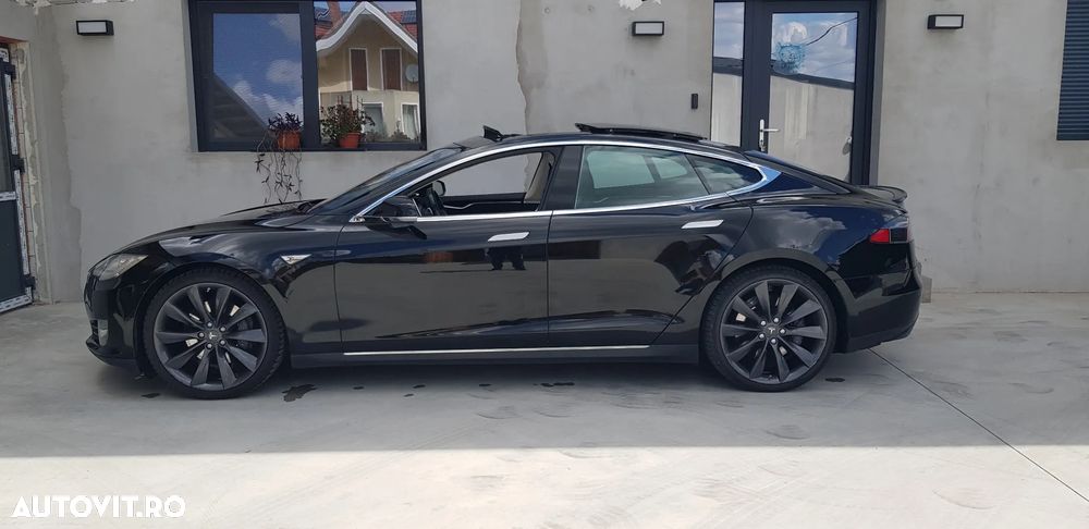 Tesla Model S Performance - 12