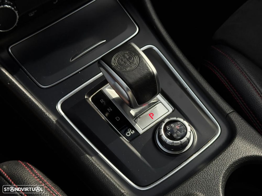 Mercedes-Benz CLA 45 AMG 4Matic Shooting Brake 7G-DCT - 13