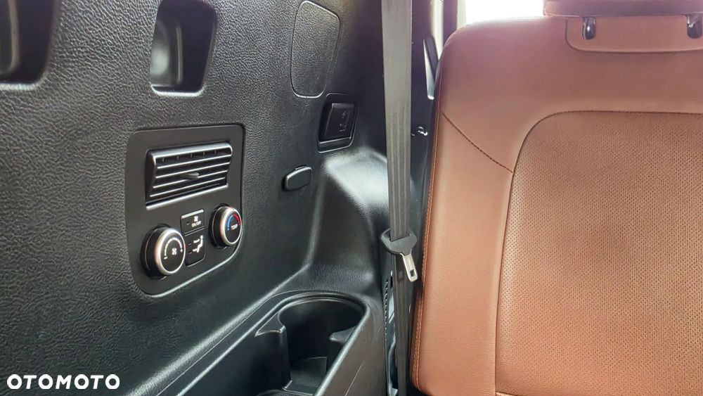 Hyundai Santa Fe - 40