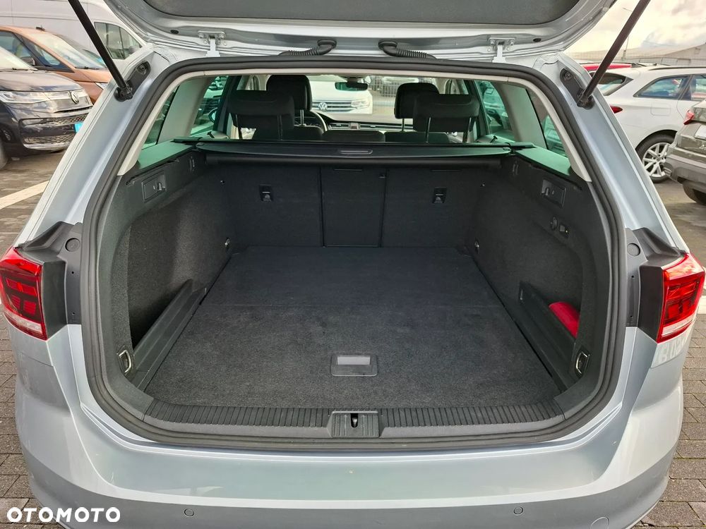 Volkswagen Passat Variant 2.0 TDI SCR DSG Business - 14