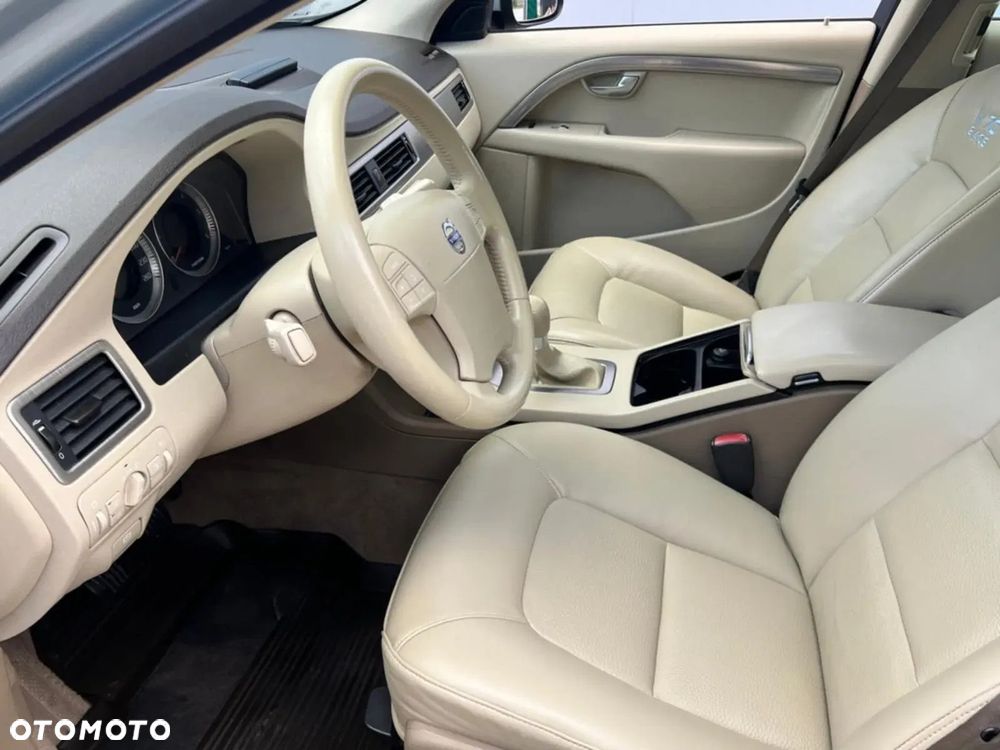Volvo V70 - 26