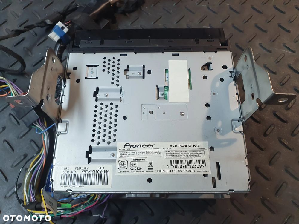 Radioodtwarzacz samochodowy Pioneer AVH-P4300DVD - 4