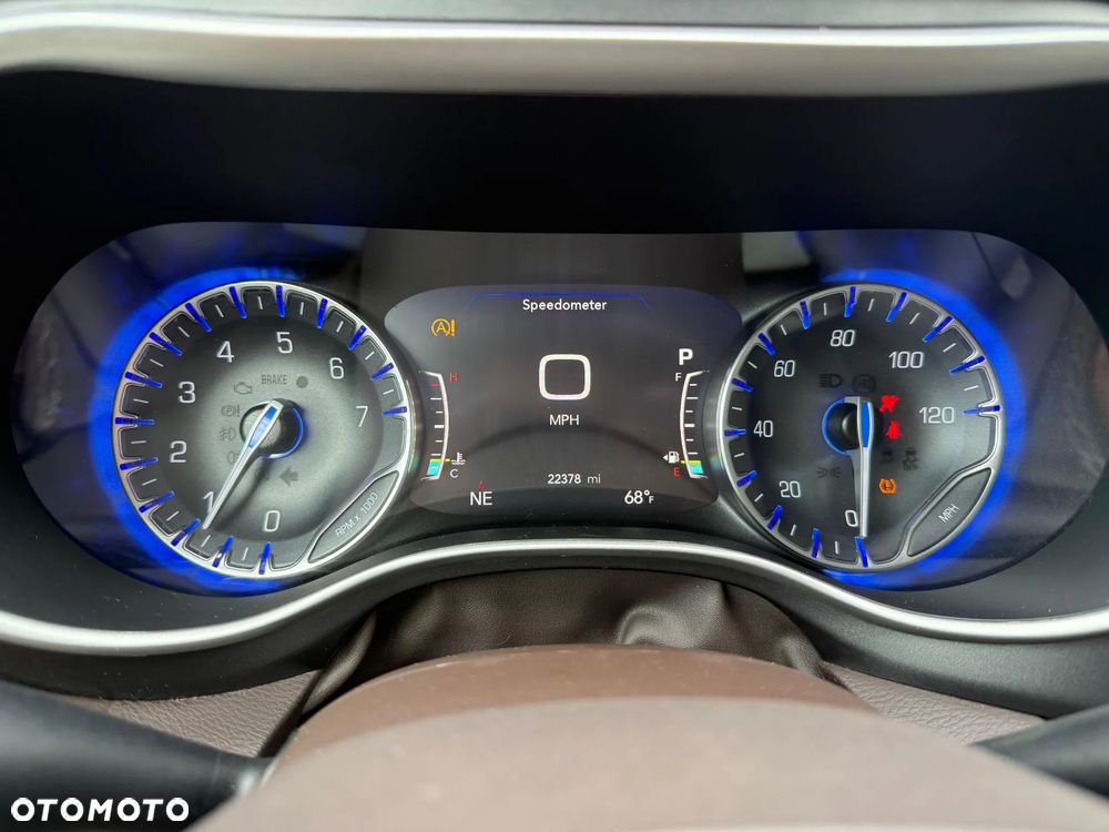 Chrysler Pacifica - 13