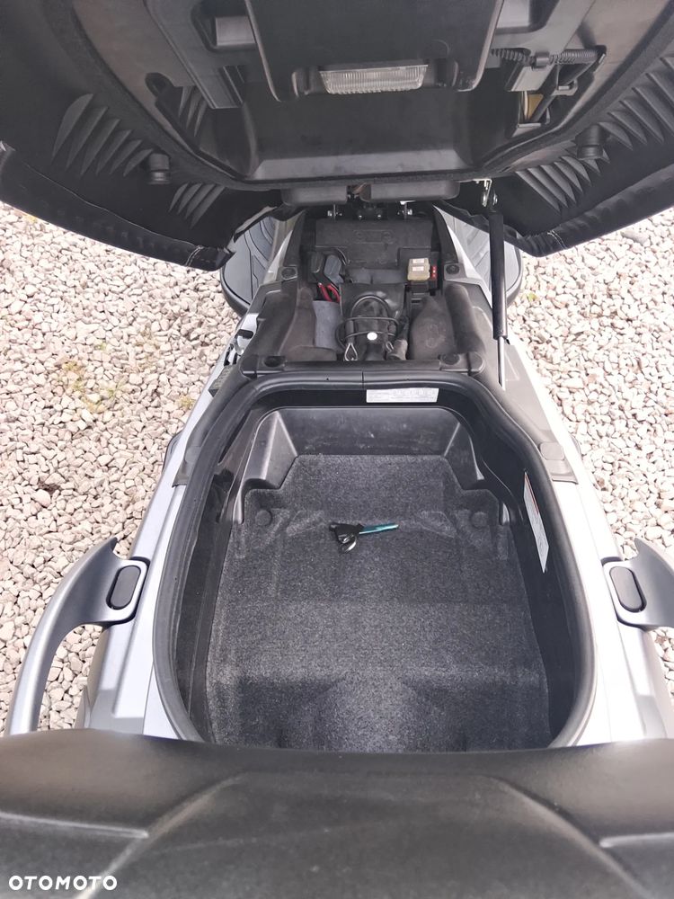 Suzuki Burgman - 8