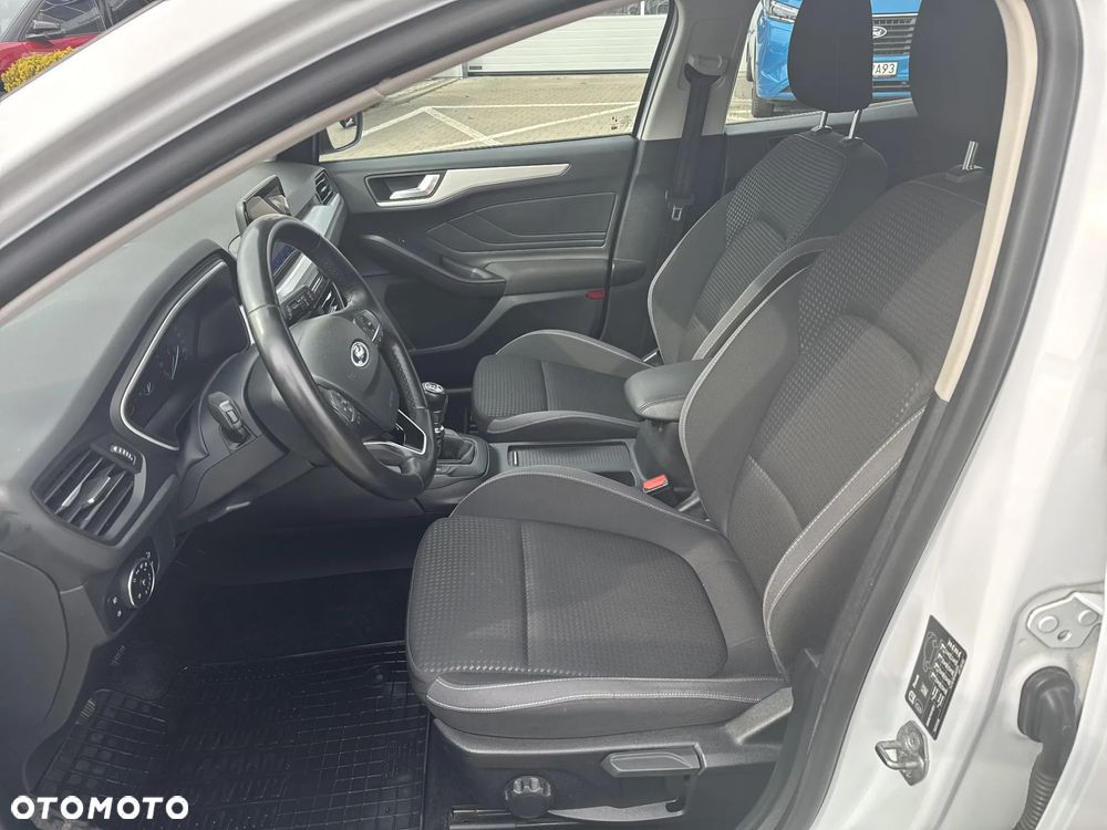 Ford Focus 1.0 EcoBoost Trend - 10