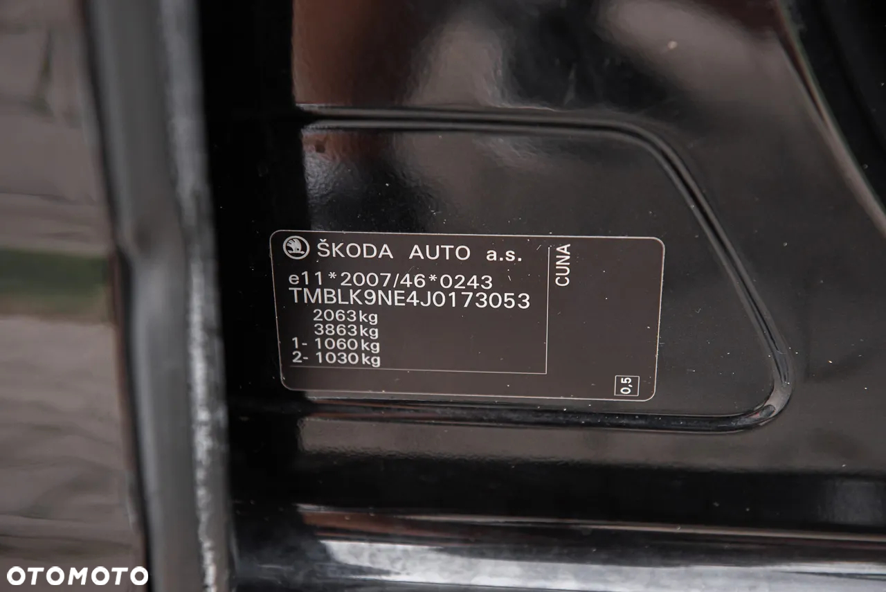Skoda Octavia Combi 2.0 TDI 4x4 DSG RS - 36