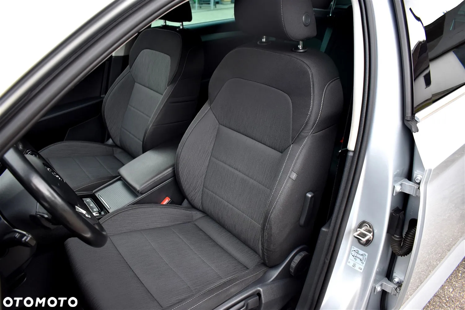 Skoda Superb Combi 2.0 TDI DSG Ambition - 14