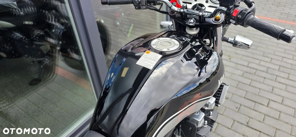 Yamaha XJR - 21