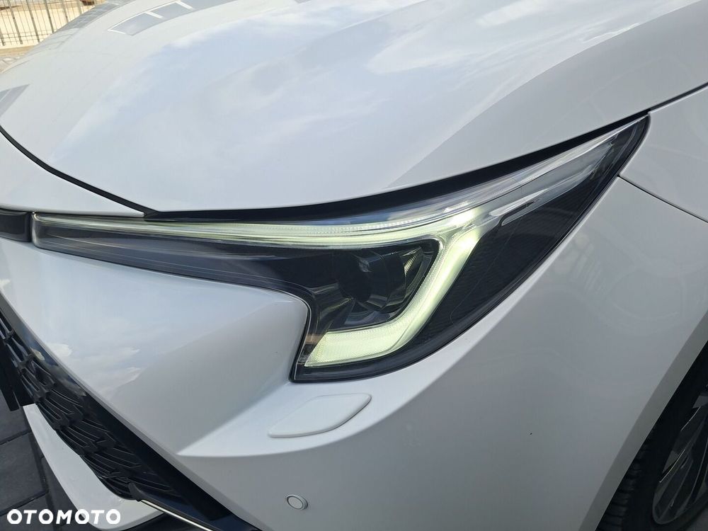 Toyota Corolla 1.8 Hybrid Style - 18