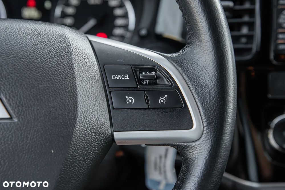 Mitsubishi Outlander - 19