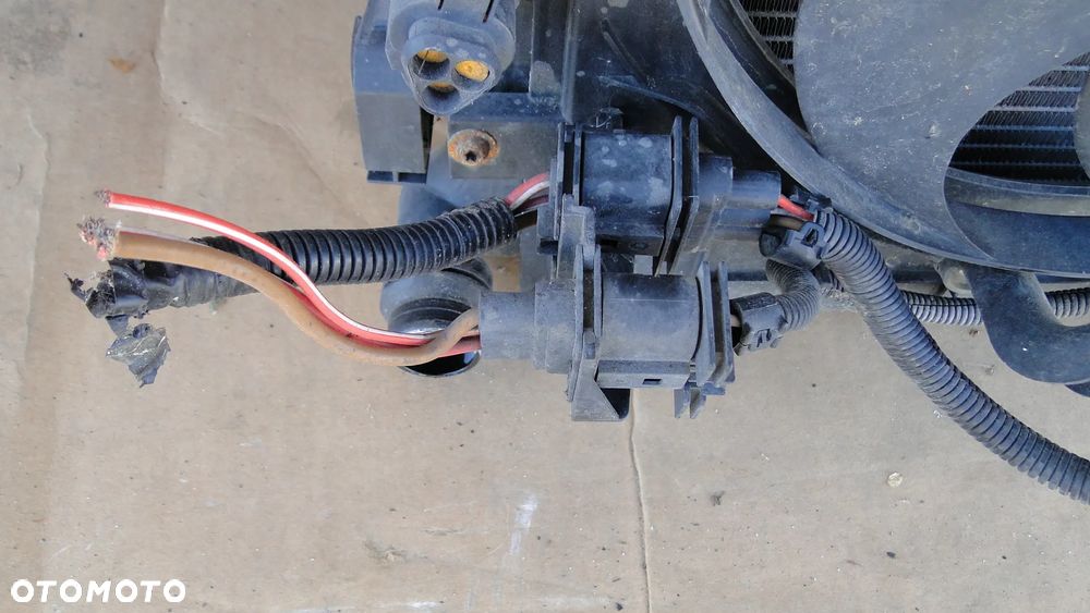 VW POLO 9N OKULAR FOX FABIA IBIZA CHŁODNICA WODY WENTYLATORY OBUDOWA - 9