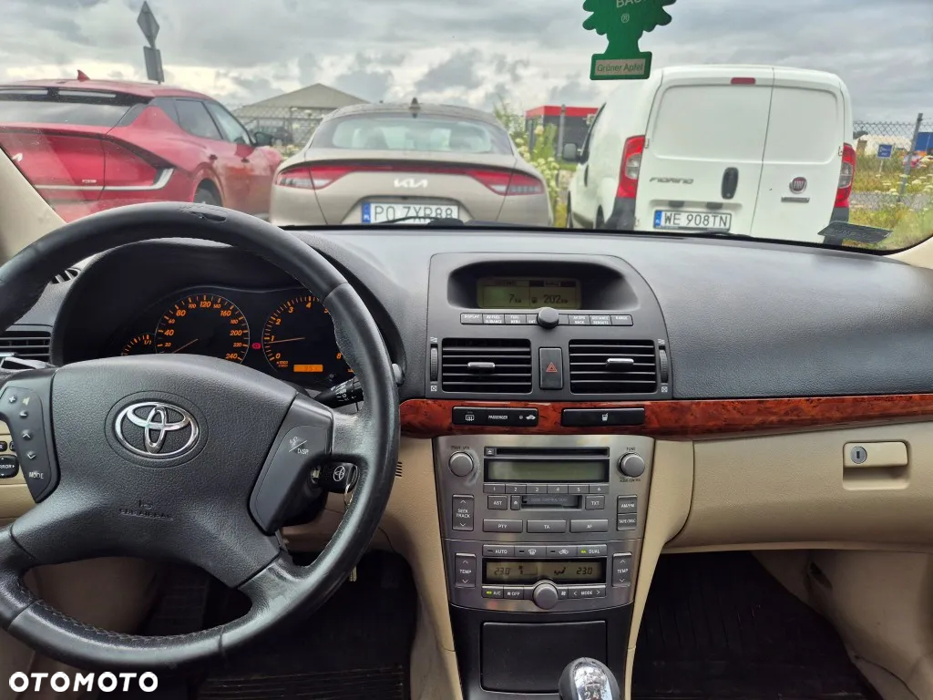 Toyota Avensis 1.8 VVT-i Sol - 10