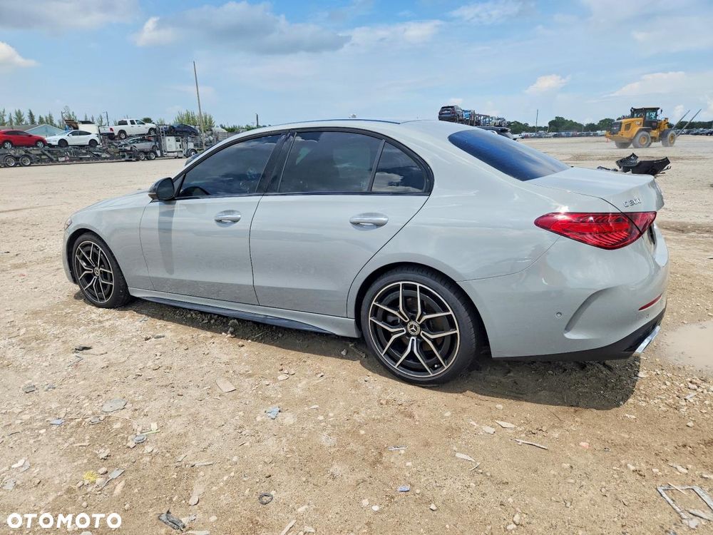Mercedes-Benz Klasa C 300 9G-TRONIC AMG Line - 3