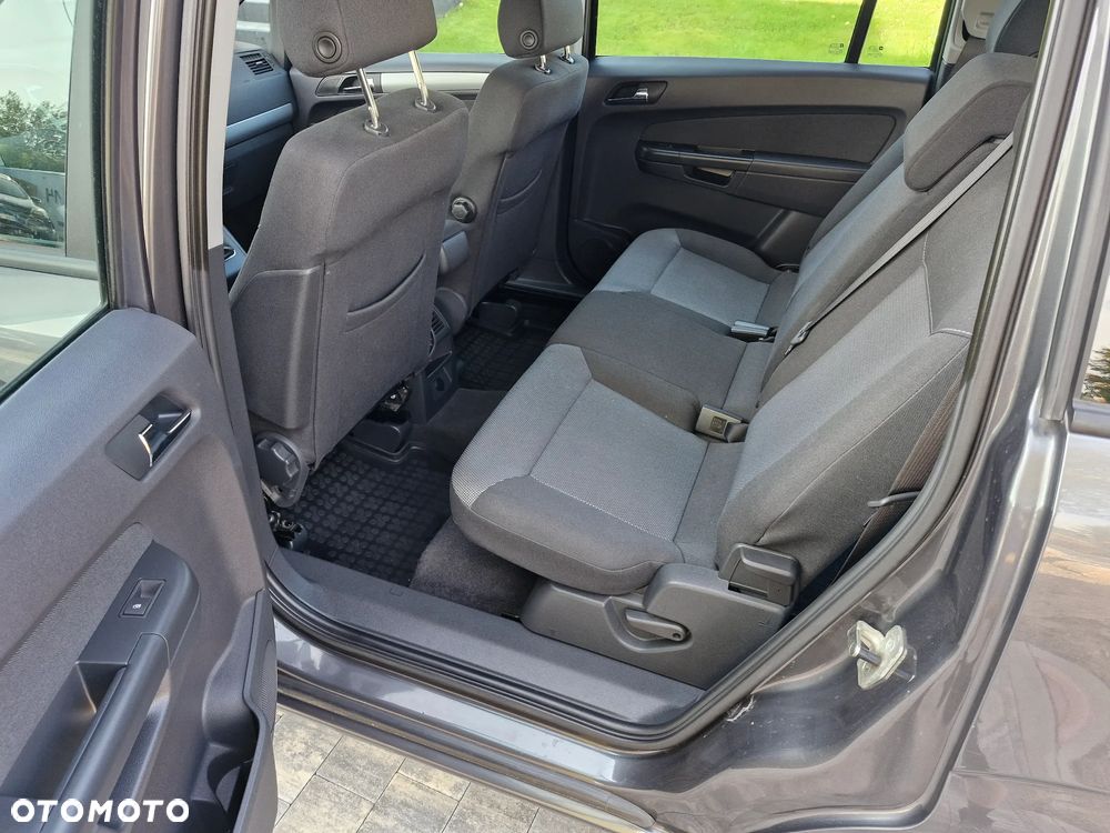 Opel Zafira - 12