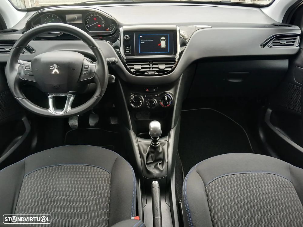 Peugeot 208 1.5 BlueHDi Signature - 15