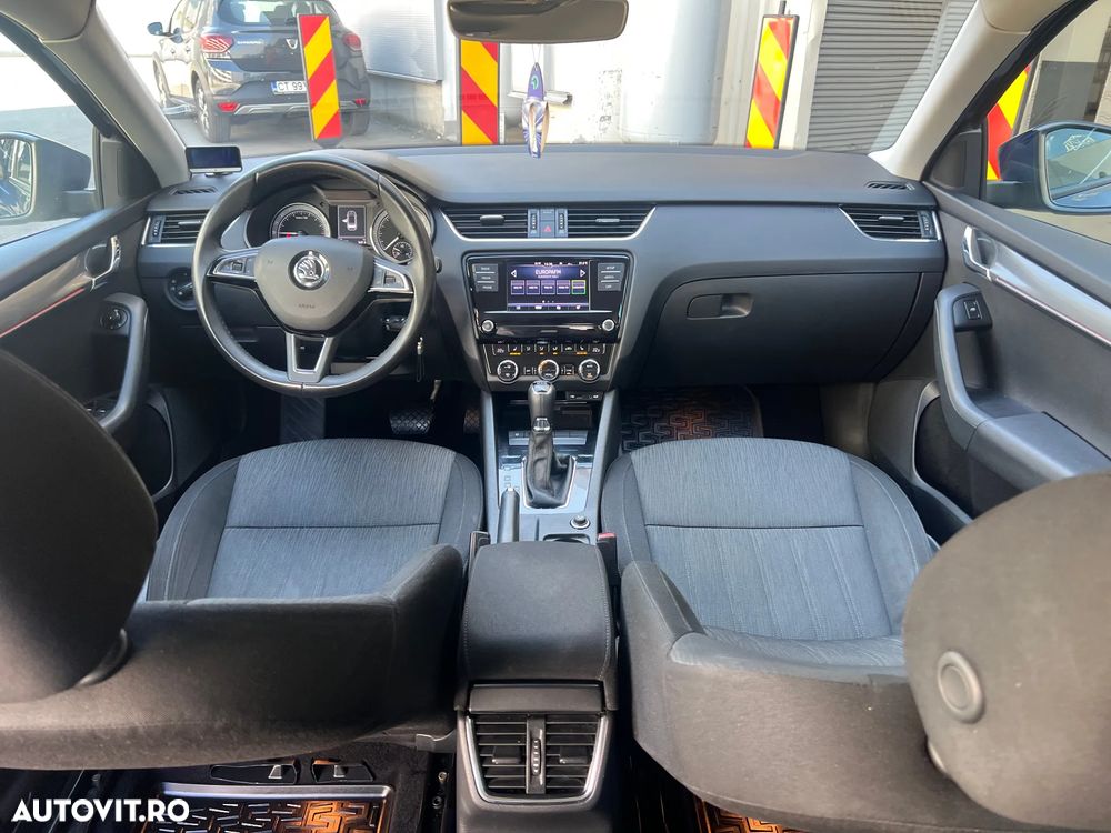 Skoda Octavia 1.6 TDI DSG Ambition - 21