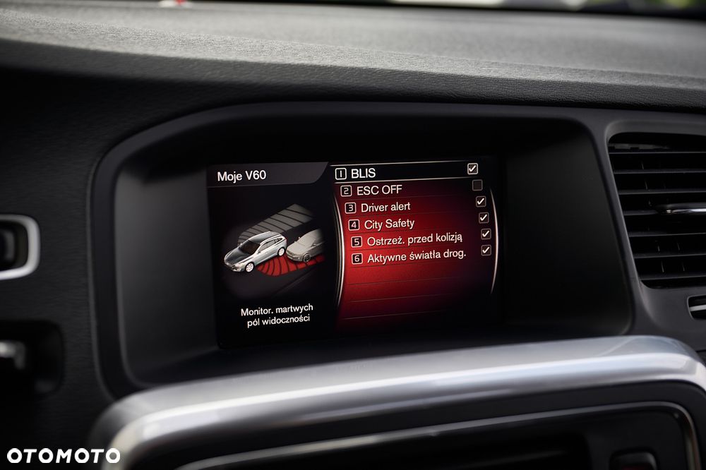 Volvo V60 D3 Geartronic Momentum - 33